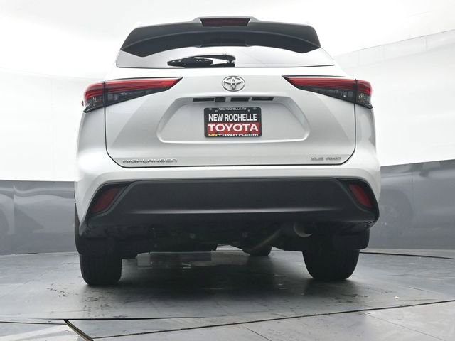 Certified 2023 Toyota Highlander XLE image 42