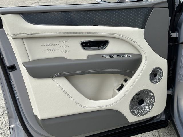 New 2024 Bentley Bentayga Extended Wheelbase image 13