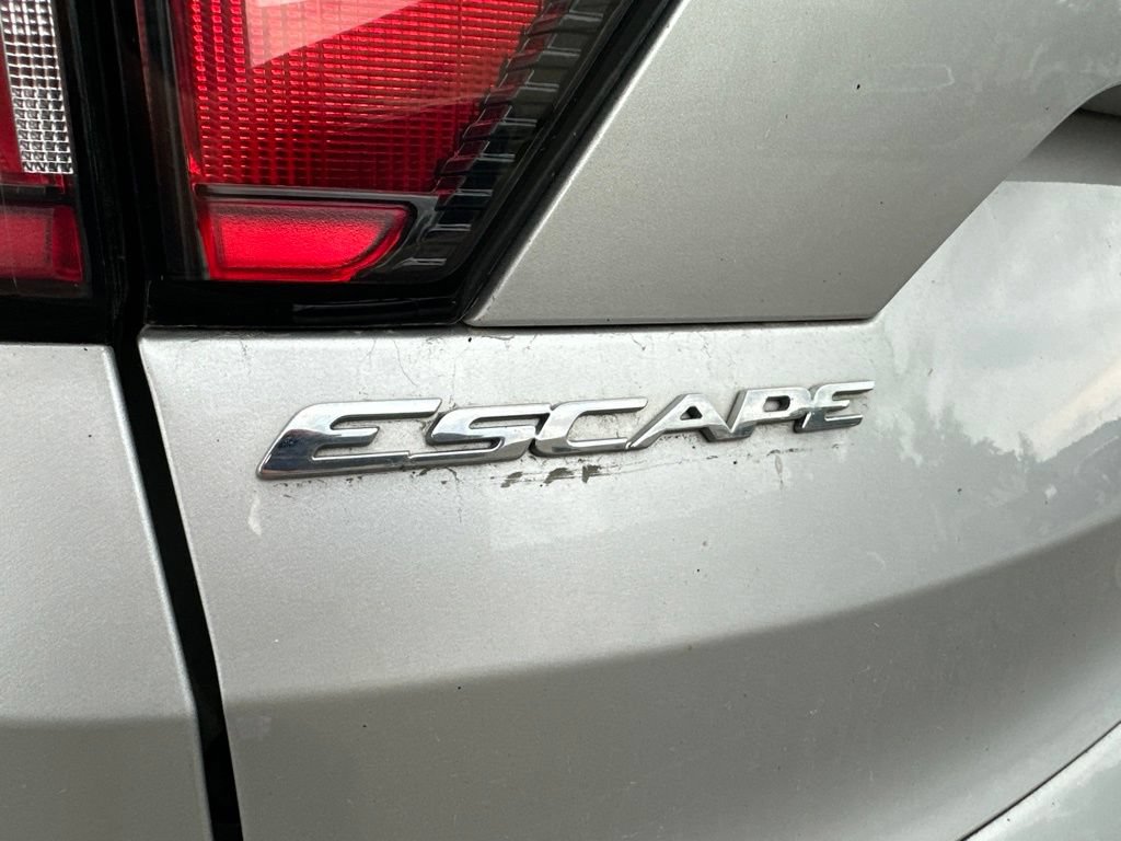 Used 2018 Ford Escape S FWD image 4