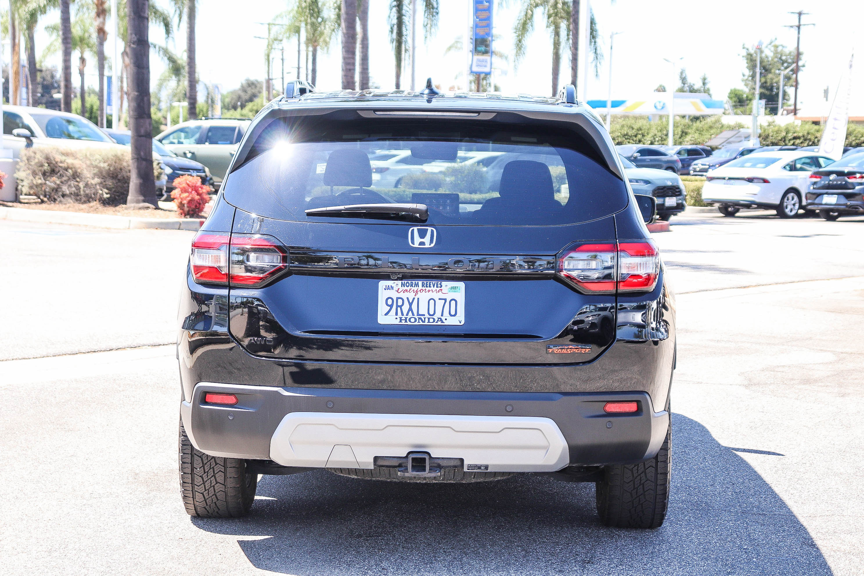 Used 2025 Honda Pilot TrailSport image 12