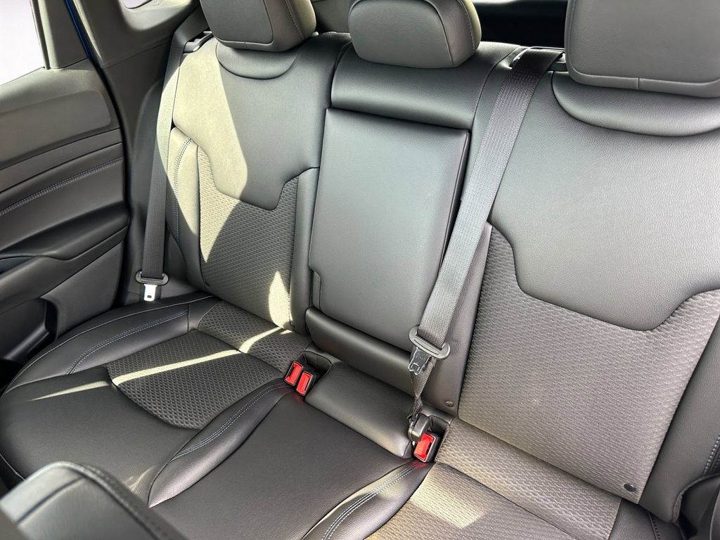 New 2026 Jeep Compass Latitude image 13