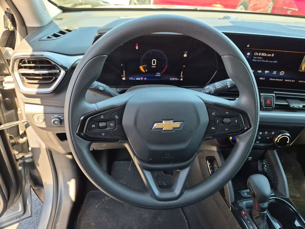 Used 2025 Chevrolet TrailBlazer LT AWD/4WD image 22
