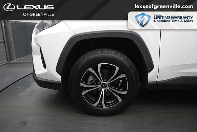 Used 2022 Toyota RAV4 LE FWD image 9