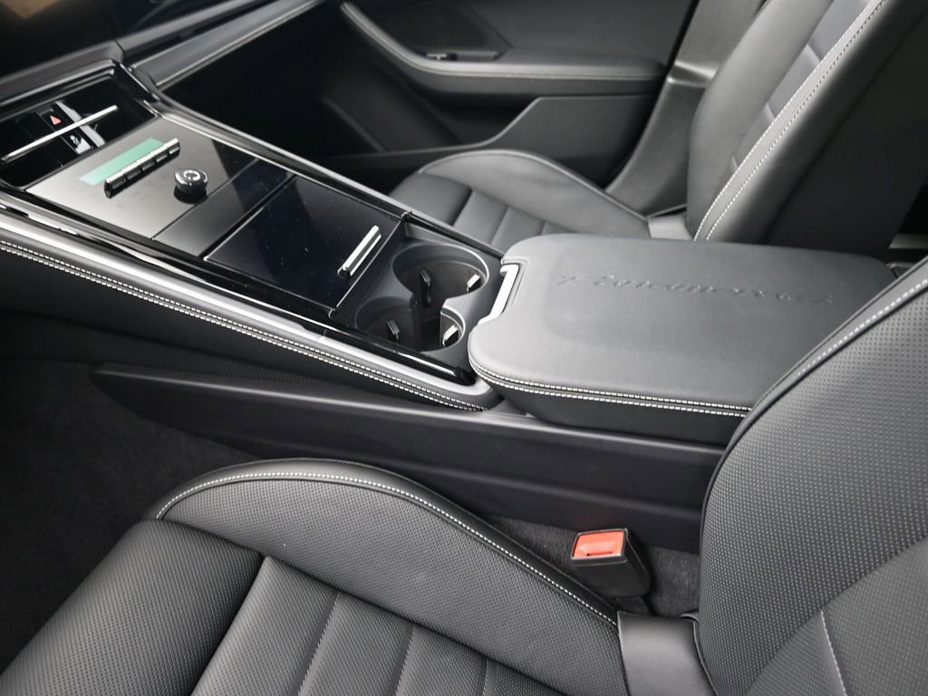 Used 2024 Porsche Panamera 4 image 22
