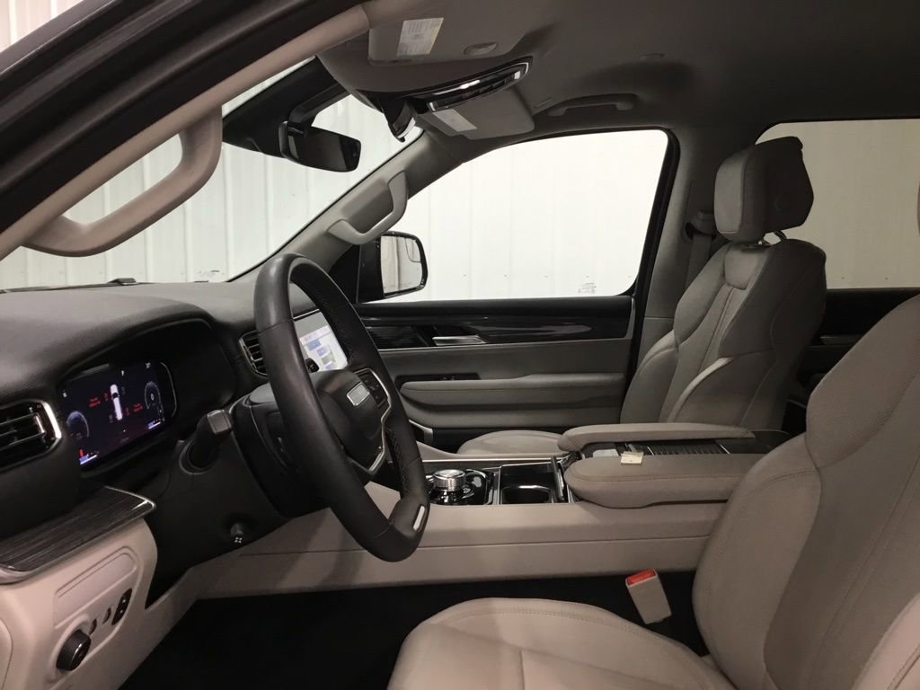 Used 2022 Jeep Wagoneer Series II AWD/4WD image 7