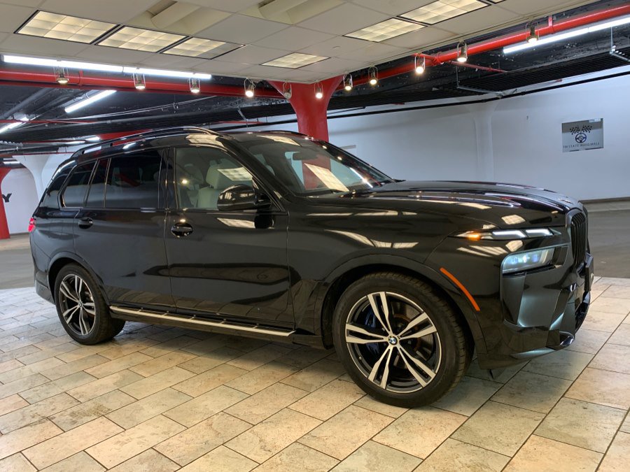 Used 2024 BMW X7 xDrive40i w/ M Sport Package AWD/4WD image 6