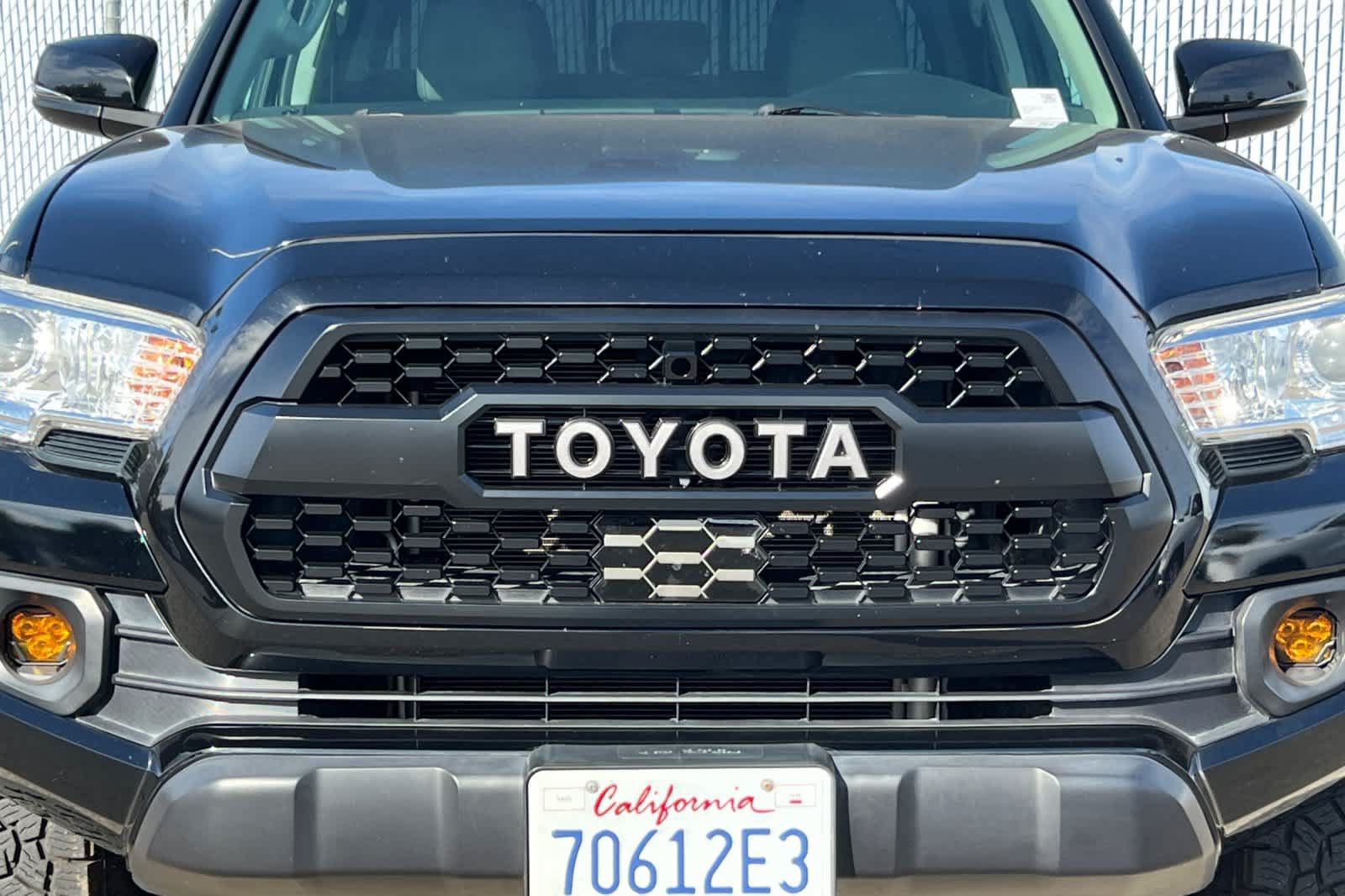 Used 2021 Toyota Tacoma SR5 w/ Technology Package AWD/4WD image 15