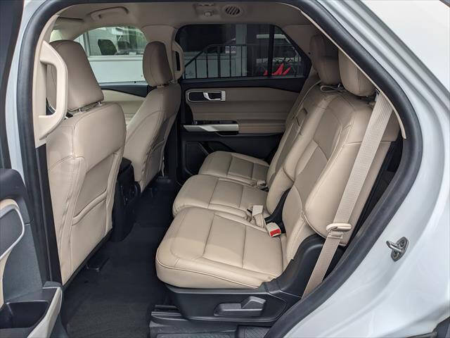 Used 2022 Ford Explorer XLT w/ Equipment Group 202A RWD image 10