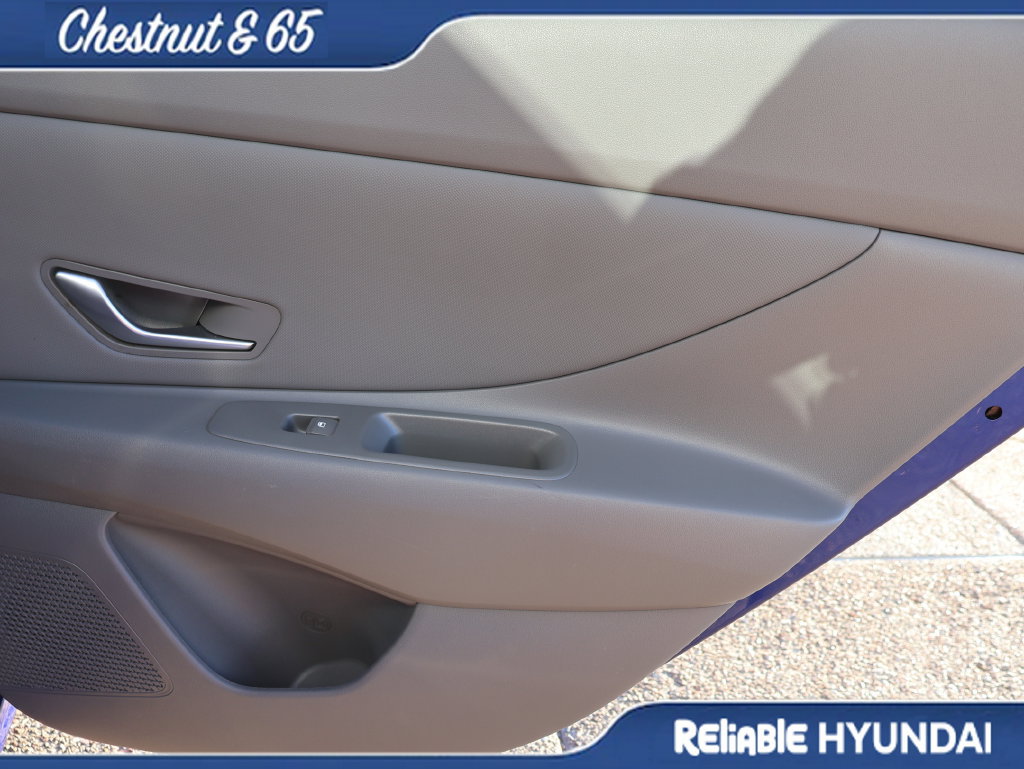 Certified 2025 Hyundai Elantra SEL FWD image 11