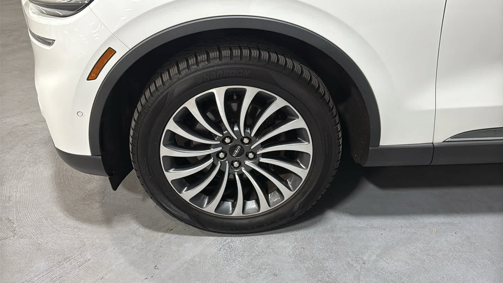 Used 2023 Lincoln Aviator Reserve w/ Equipment Group 201A AWD/4WD image 8