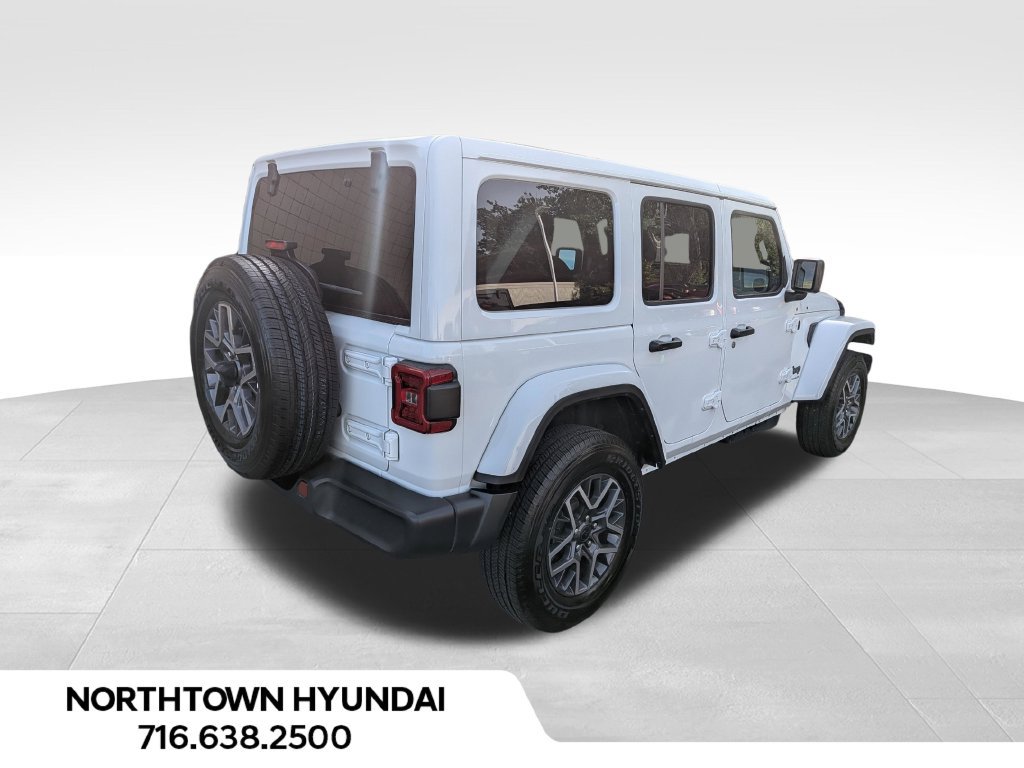 Used 2026 Jeep Wrangler Unlimited Sahara AWD/4WD image 12