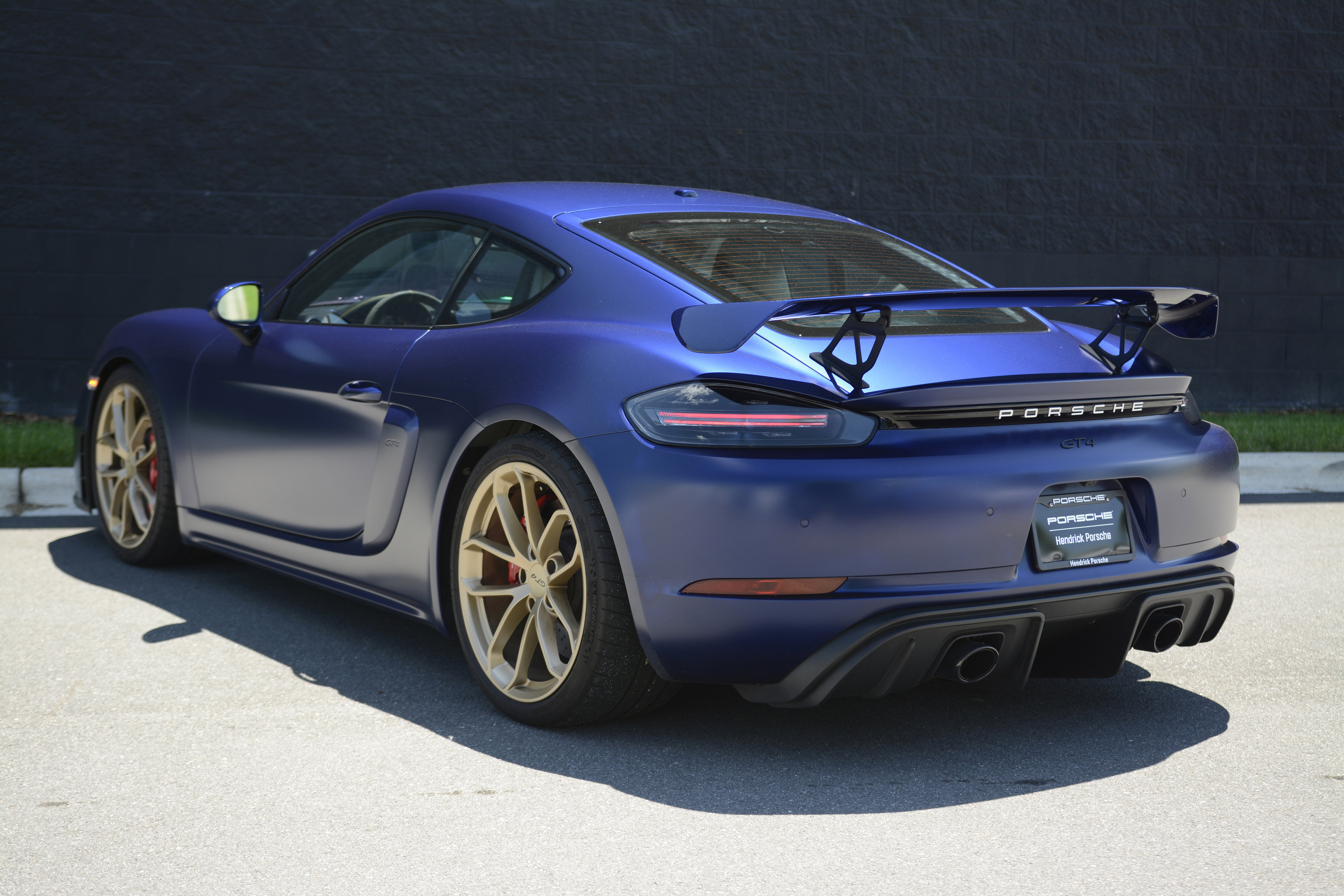 Certified 2022 Porsche 718 Cayman GT4 RWD image 3