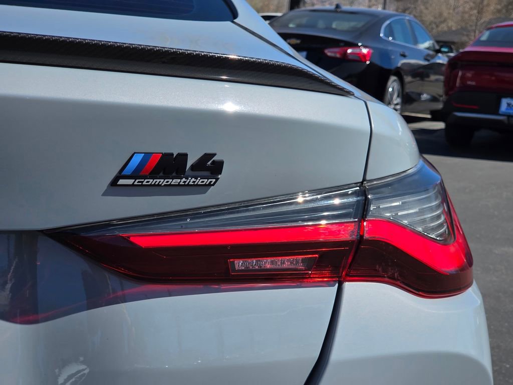Used 2021 BMW M4 Competition w/ M Carbon Exterior Package image 10