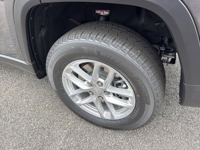 New 2025 Jeep Grand Cherokee L Laredo w/ Luxury Tech Group I image 6