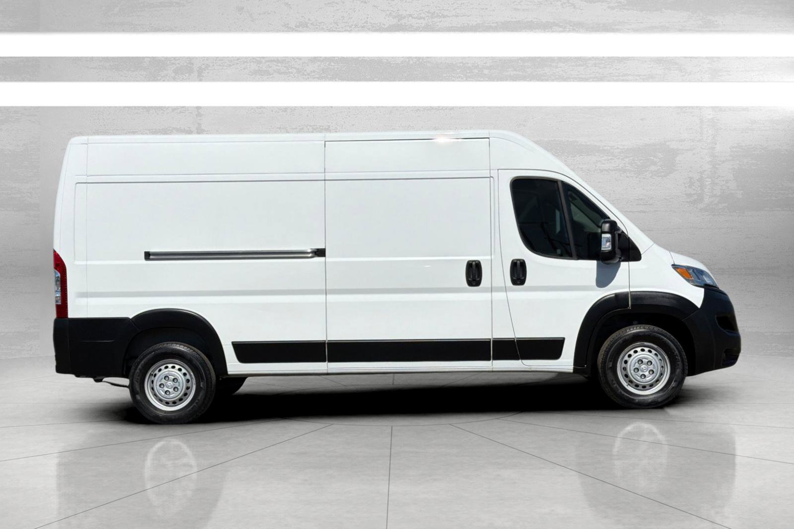 Used 2025 RAM ProMaster 2500 w/ Convenience Group FWD image 4