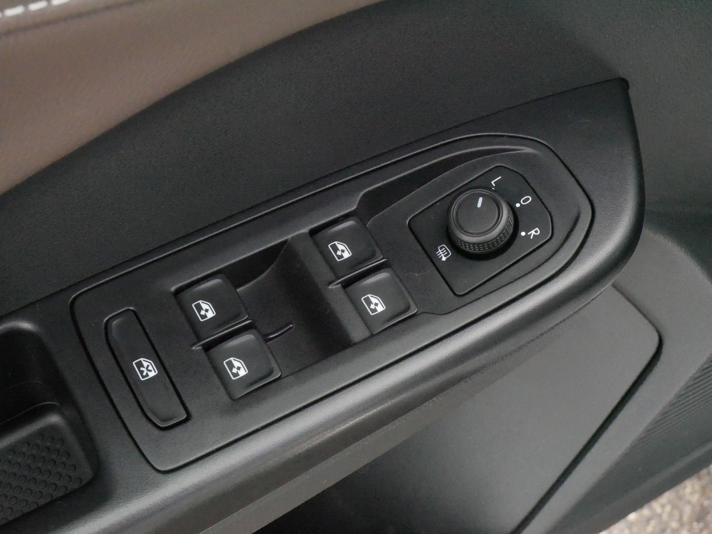 Certified 2023 Volkswagen Taos SEL AWD/4WD image 19