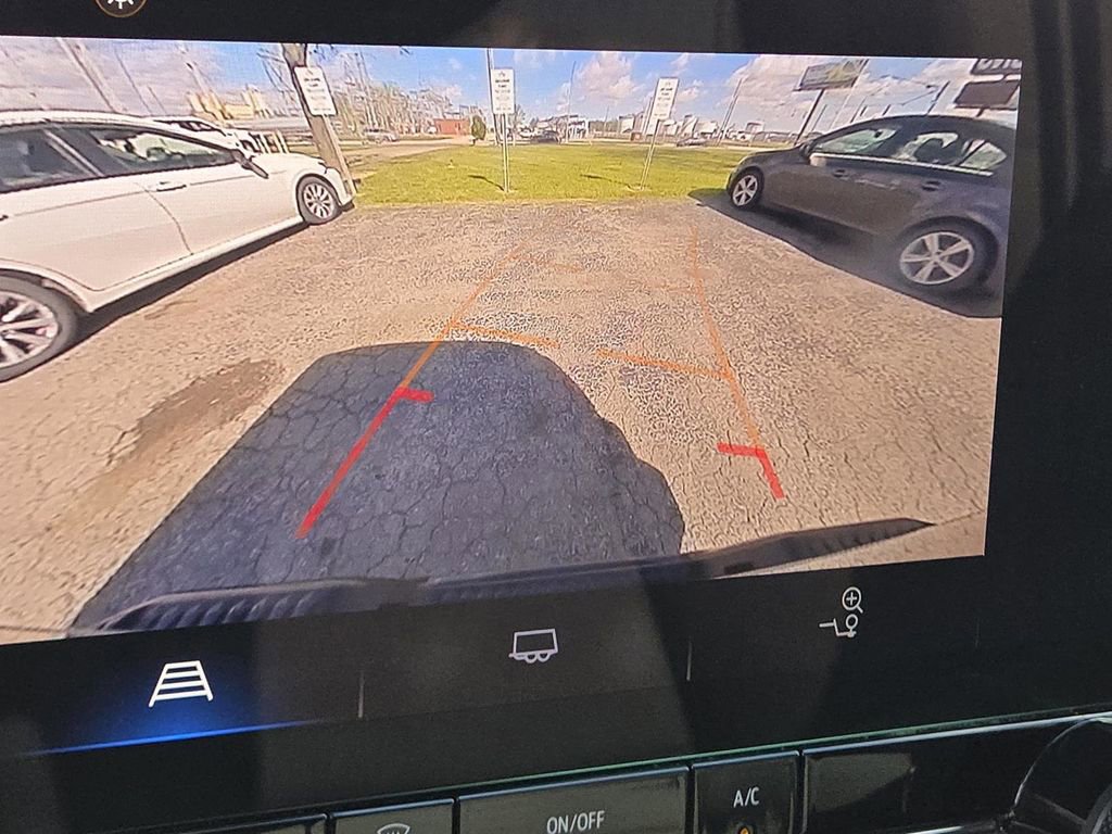 Used 2023 Chevrolet Colorado W/T image 6