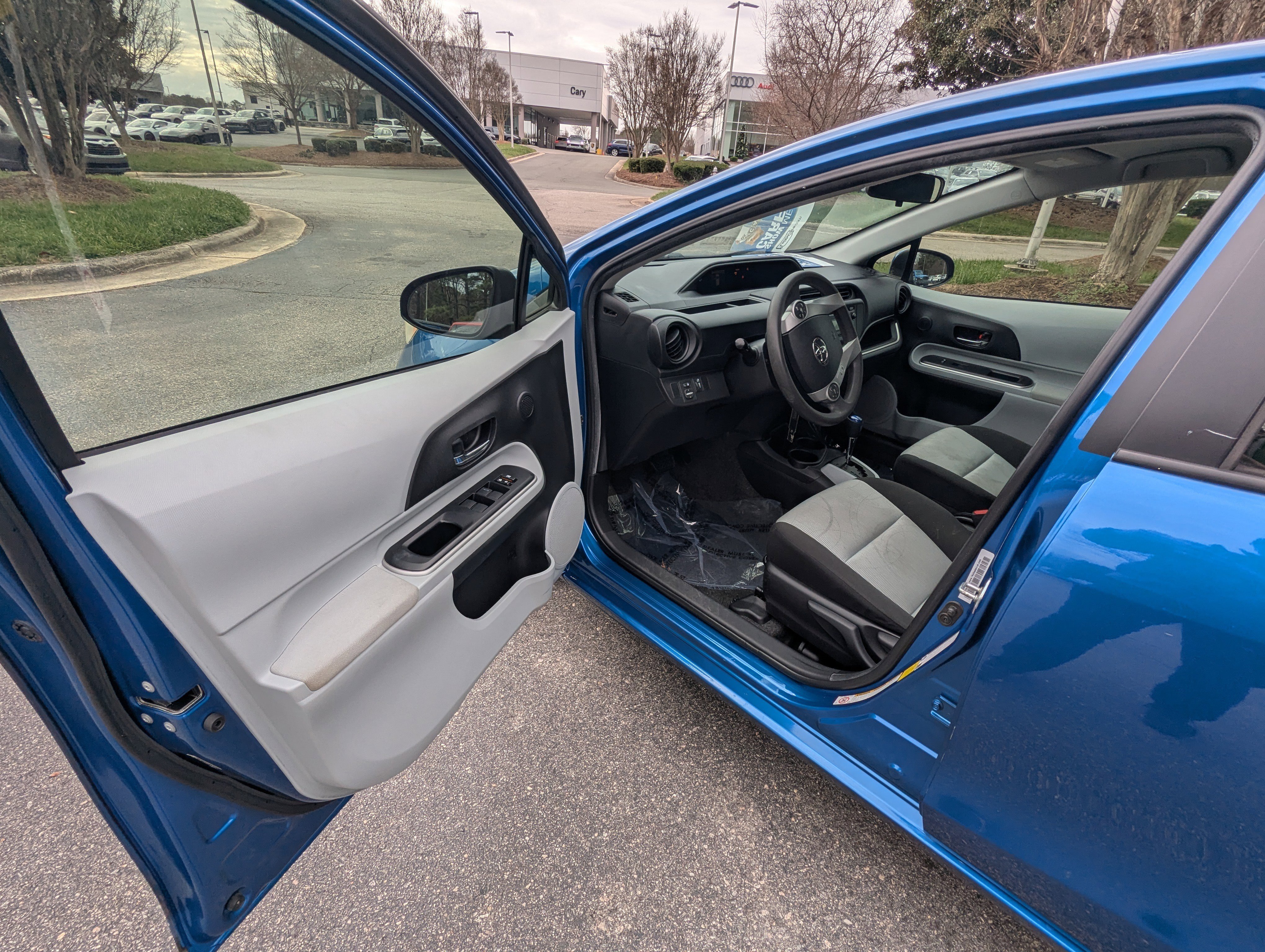 Used 2014 Toyota Prius C Two image 8