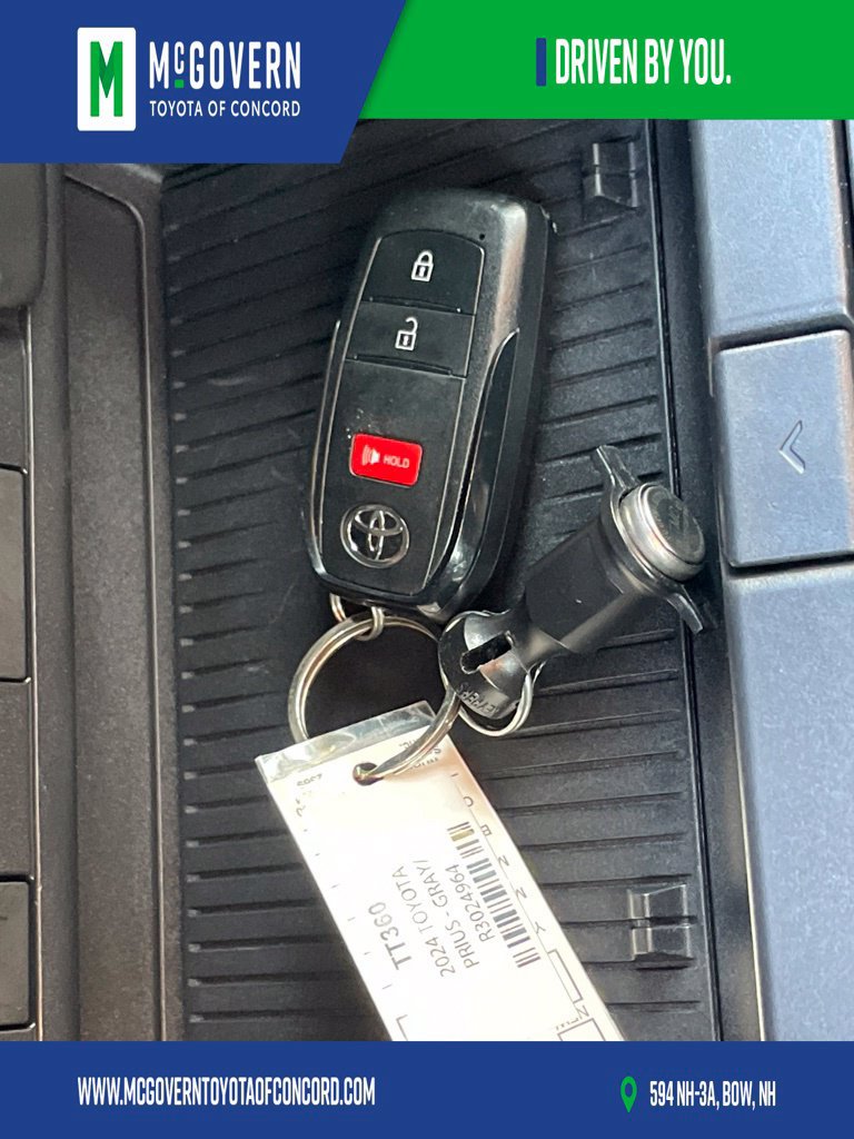 Used 2024 Toyota Prius Prime FWD image 37