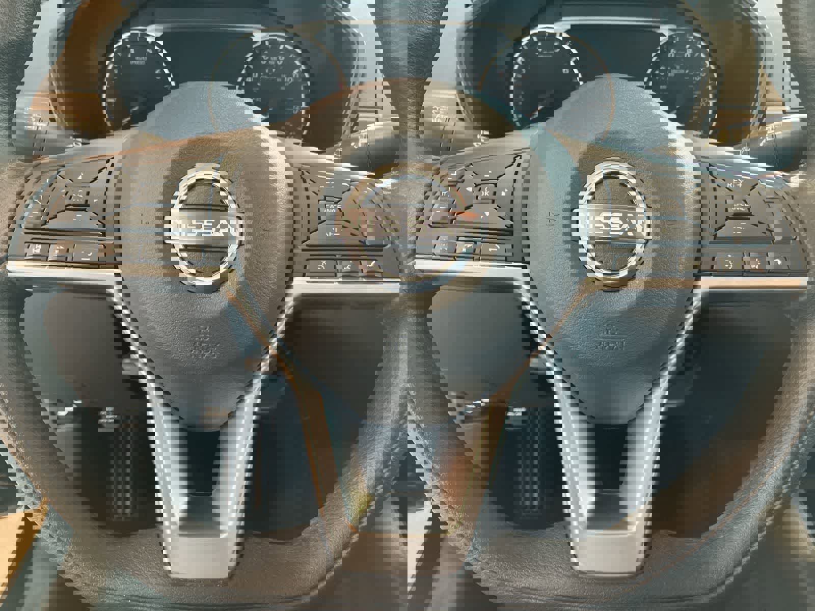 Used 2025 Nissan Altima 2.5 SV image 14