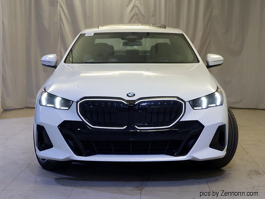 Used 2027 BMW 530i xDrive w/ M Sport Package AWD/4WD image 5