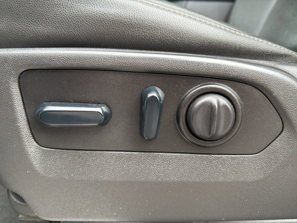 Used 2022 Chevrolet Silverado 2500 LTZ w/ LTZ Convenience Package image 35