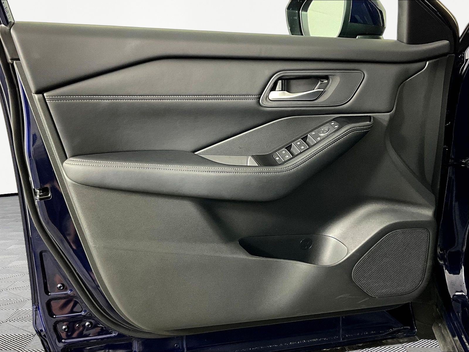Certified 2025 Nissan Rogue SL AWD/4WD image 20