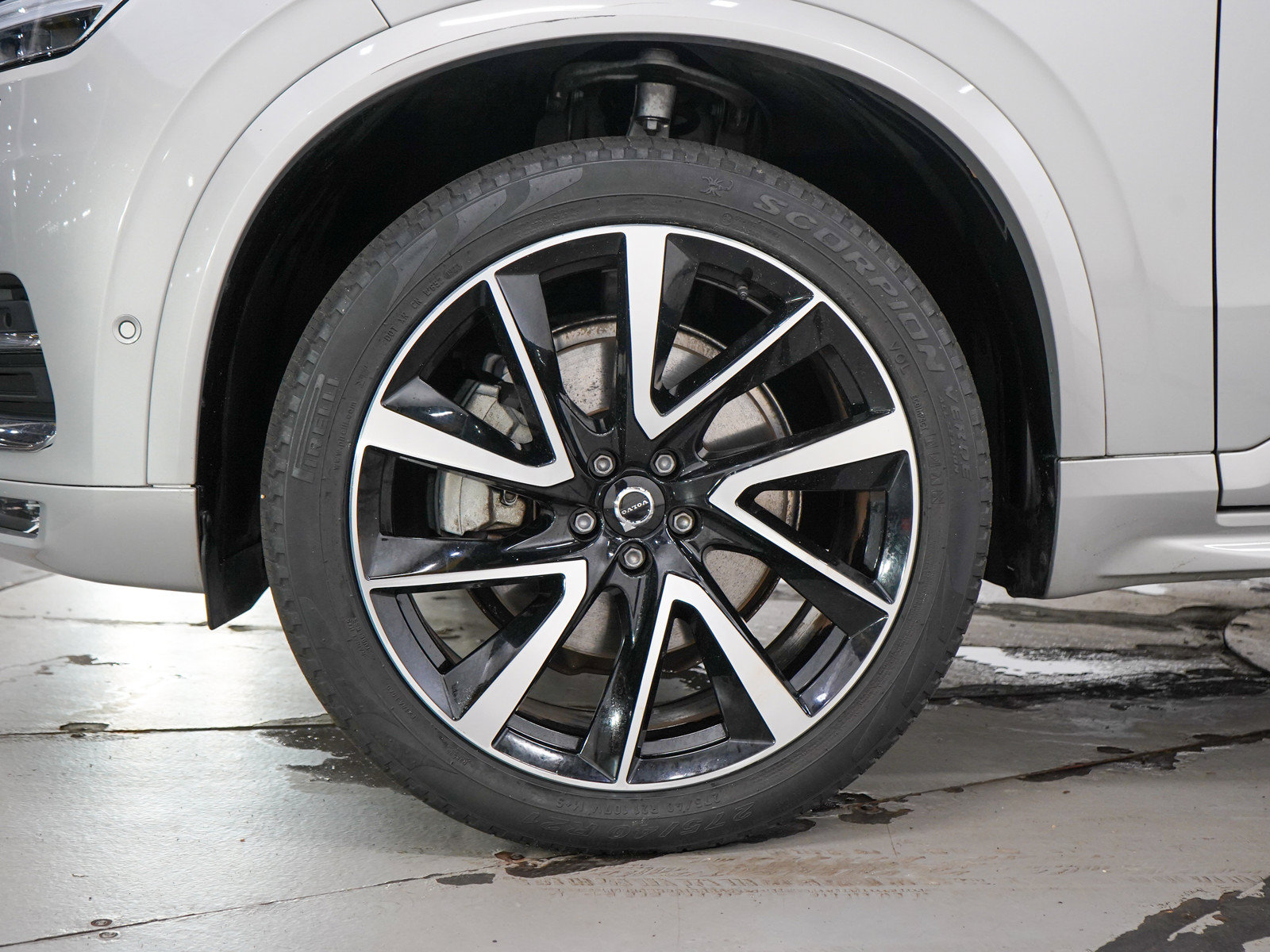 Used 2023 Volvo XC90 B6 Plus AWD/4WD image 31