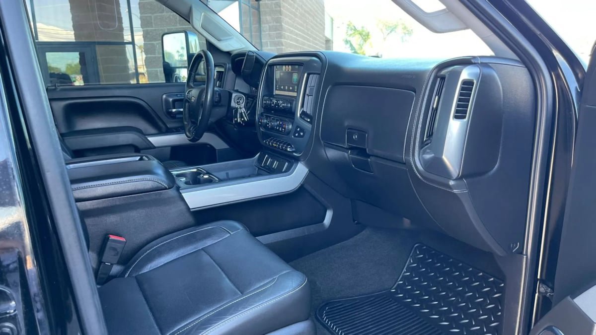 Used 2015 Chevrolet Silverado 2500 LTZ w/ Duramax Plus Package AWD/4WD image 52