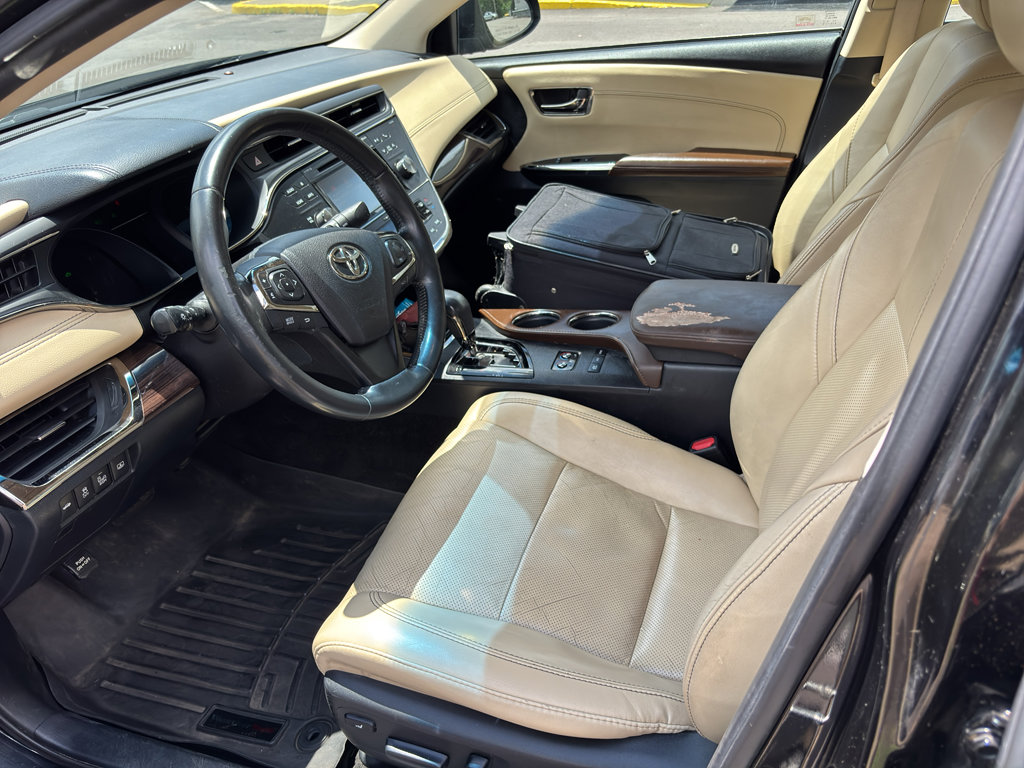 Used 2015 Toyota Avalon Limited w/ Technology Package FWD image 11