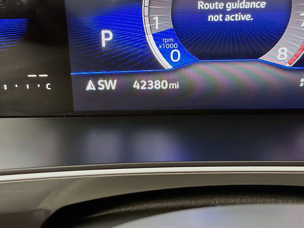 Used 2024 Volkswagen Tiguan SE R-Line image 33