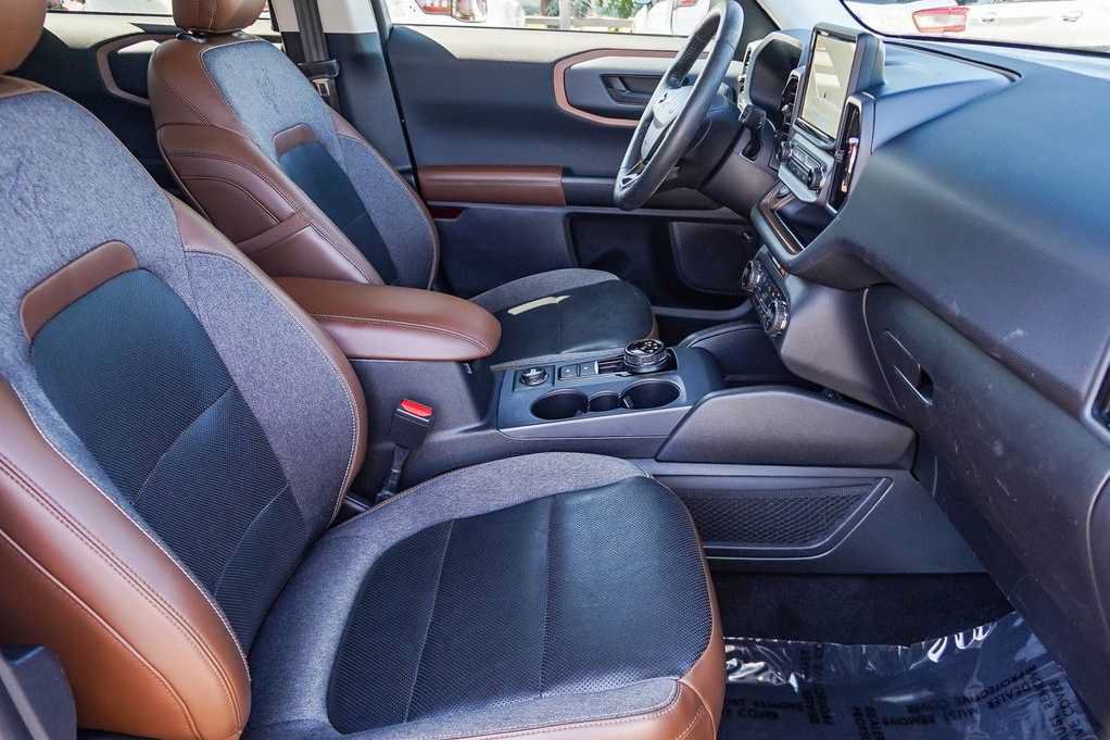 Used 2021 Ford Bronco Sport Outer Banks w/ Outer Banks Package (96D) AWD/4WD image 18
