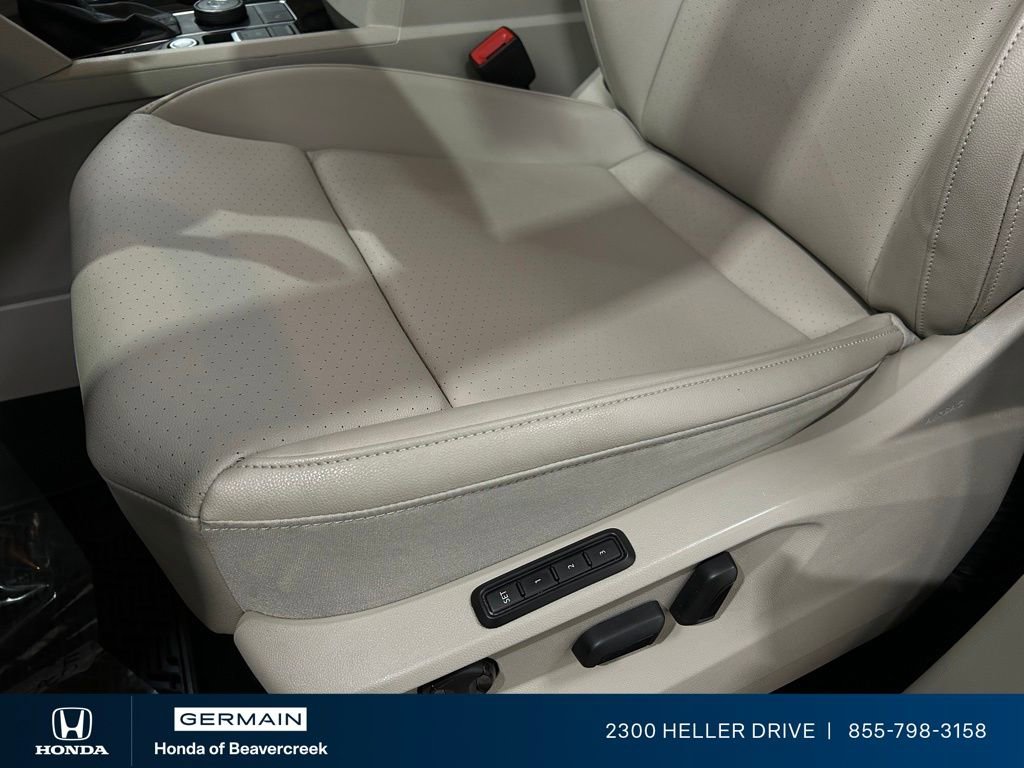 Used 2019 Volkswagen Atlas SEL R-Line AWD/4WD image 19