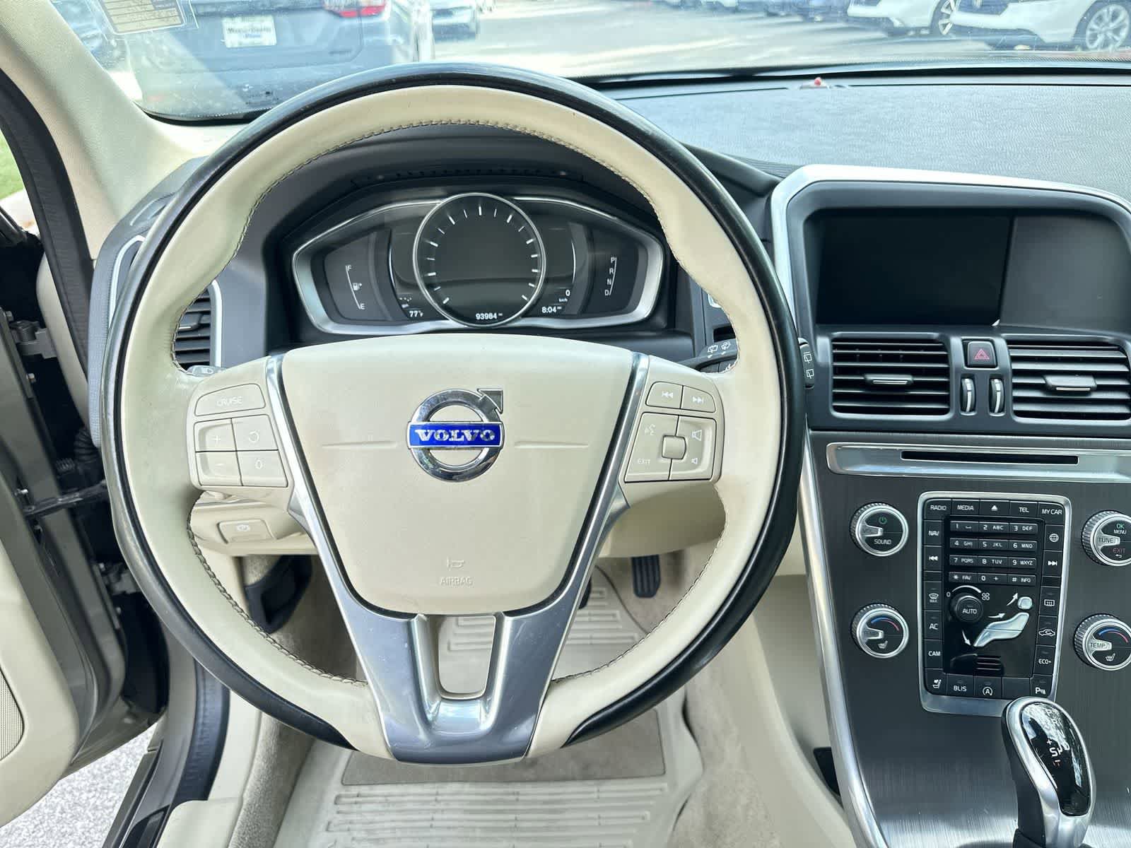 Used 2016 Volvo XC60 T6 FWD image 18