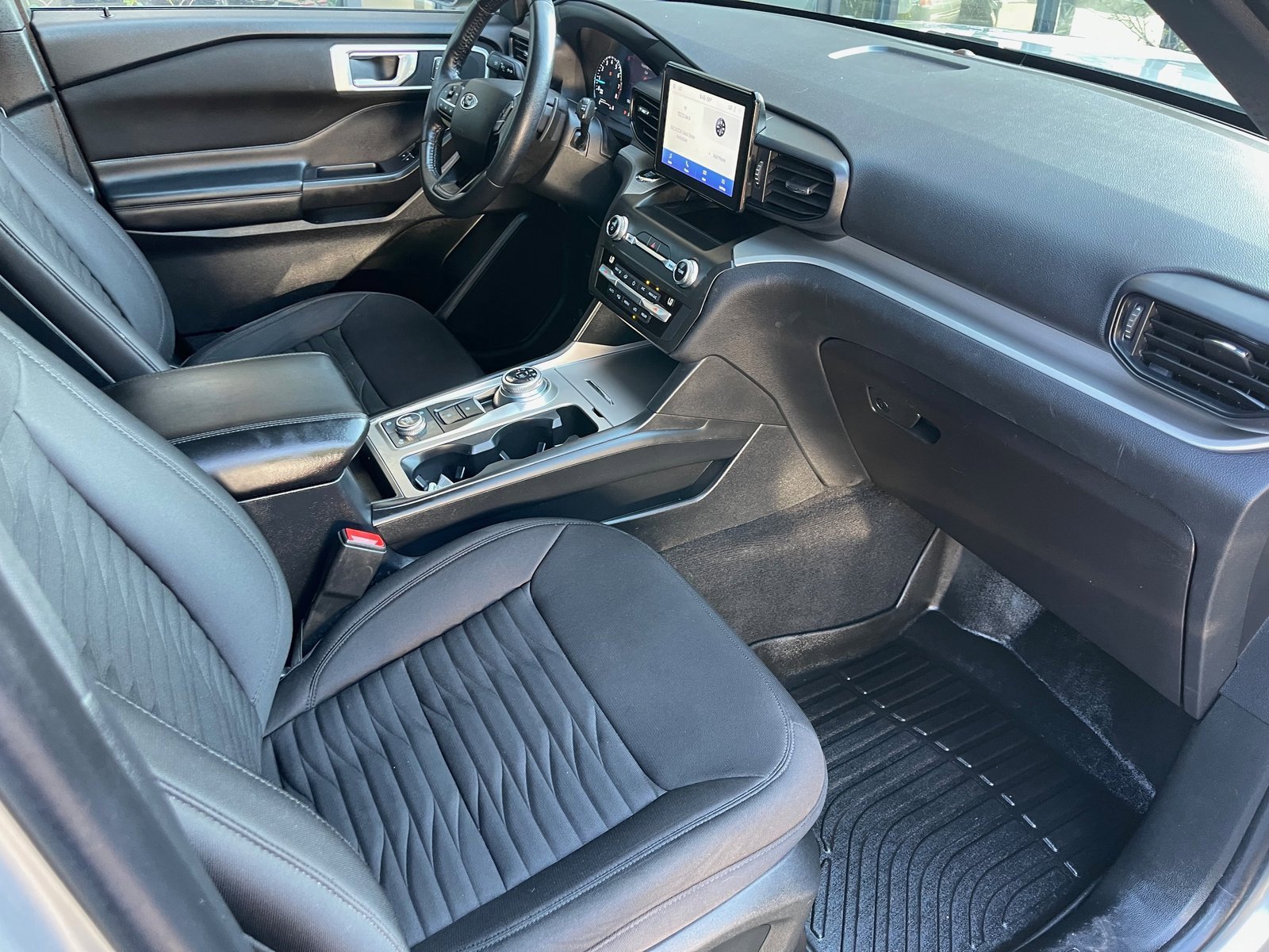Used 2020 Ford Explorer XLT image 28