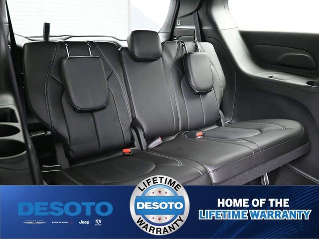 New 2026 Chrysler Pacifica Select image 14