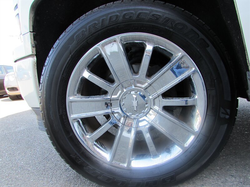 Used 2014 Chevrolet Silverado 1500 High Country w/ High Country Premium Package AWD/4WD image 33