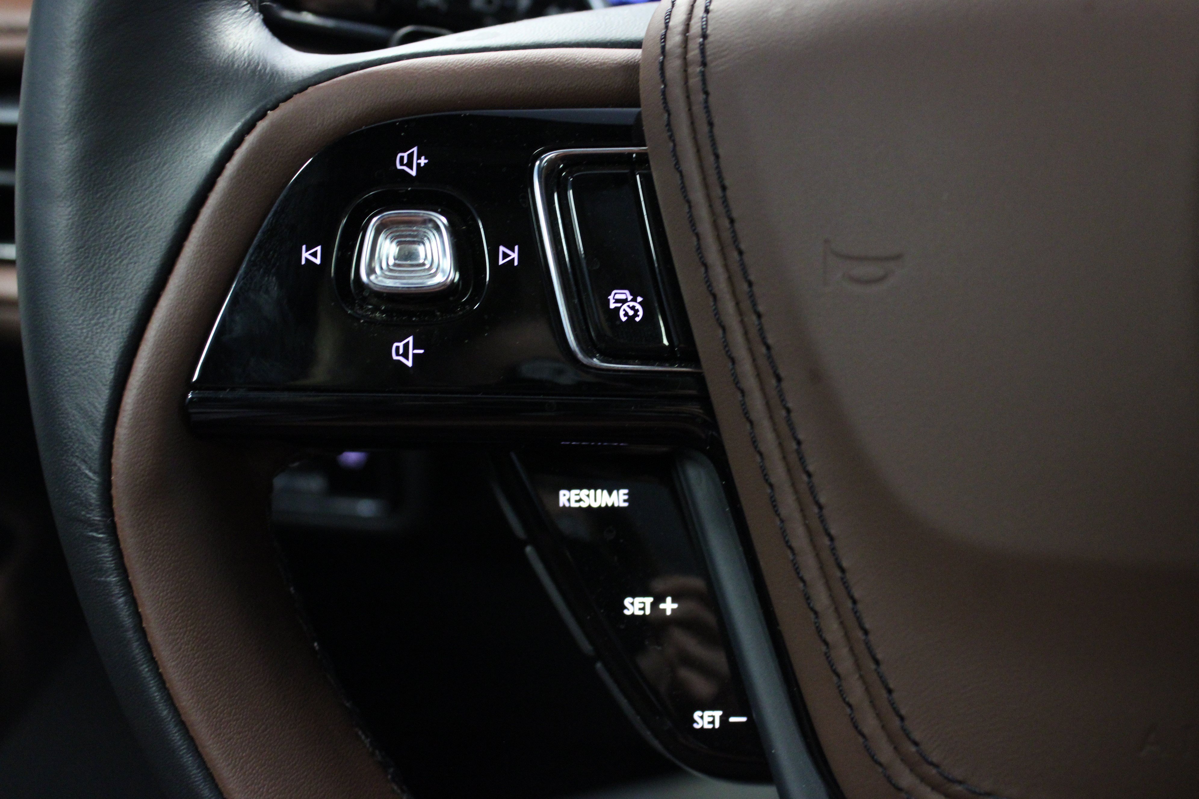 Used 2025 Lincoln Aviator Reserve w/ Luxury Package RWD image 21