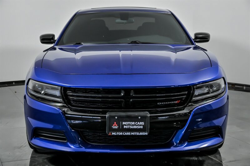 Used 2020 Dodge Charger SXT w/ Blacktop Package RWD image 4
