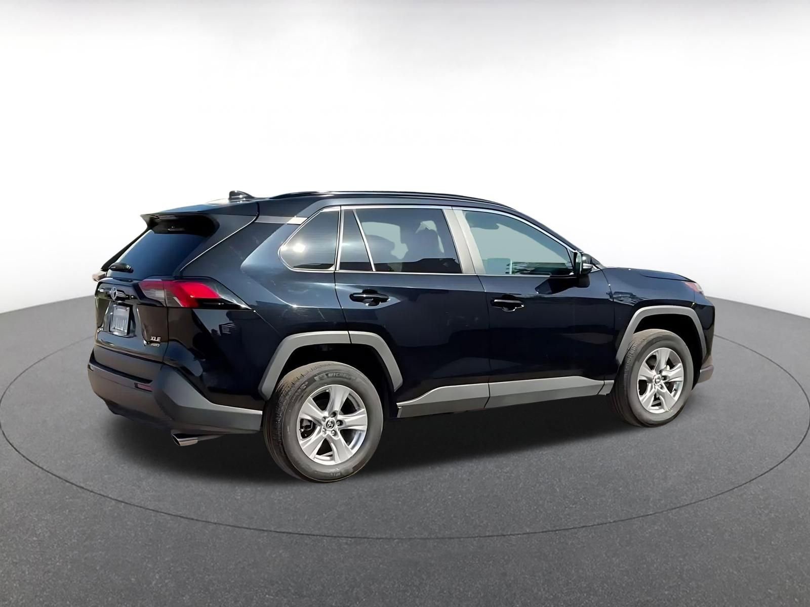 Used 2025 Toyota RAV4 XLE w/ Convenience Package AWD/4WD image 14