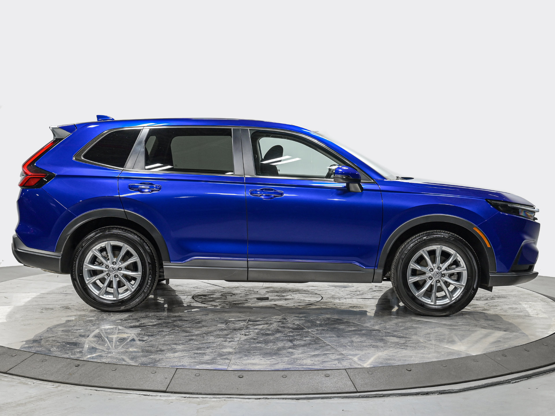Used 2025 Honda CR-V EX image 8