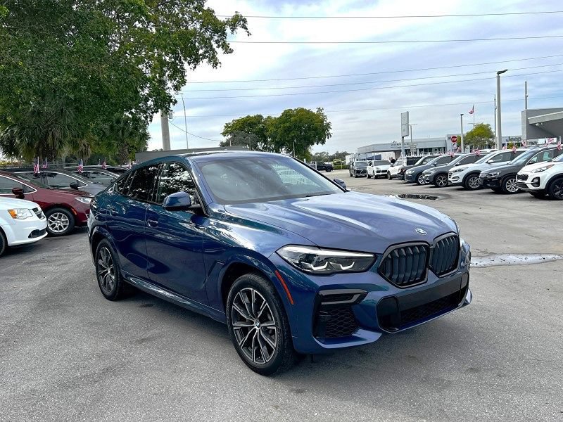 Used 2022 BMW X6 xDrive40i w/ M Sport Package AWD/4WD image 3