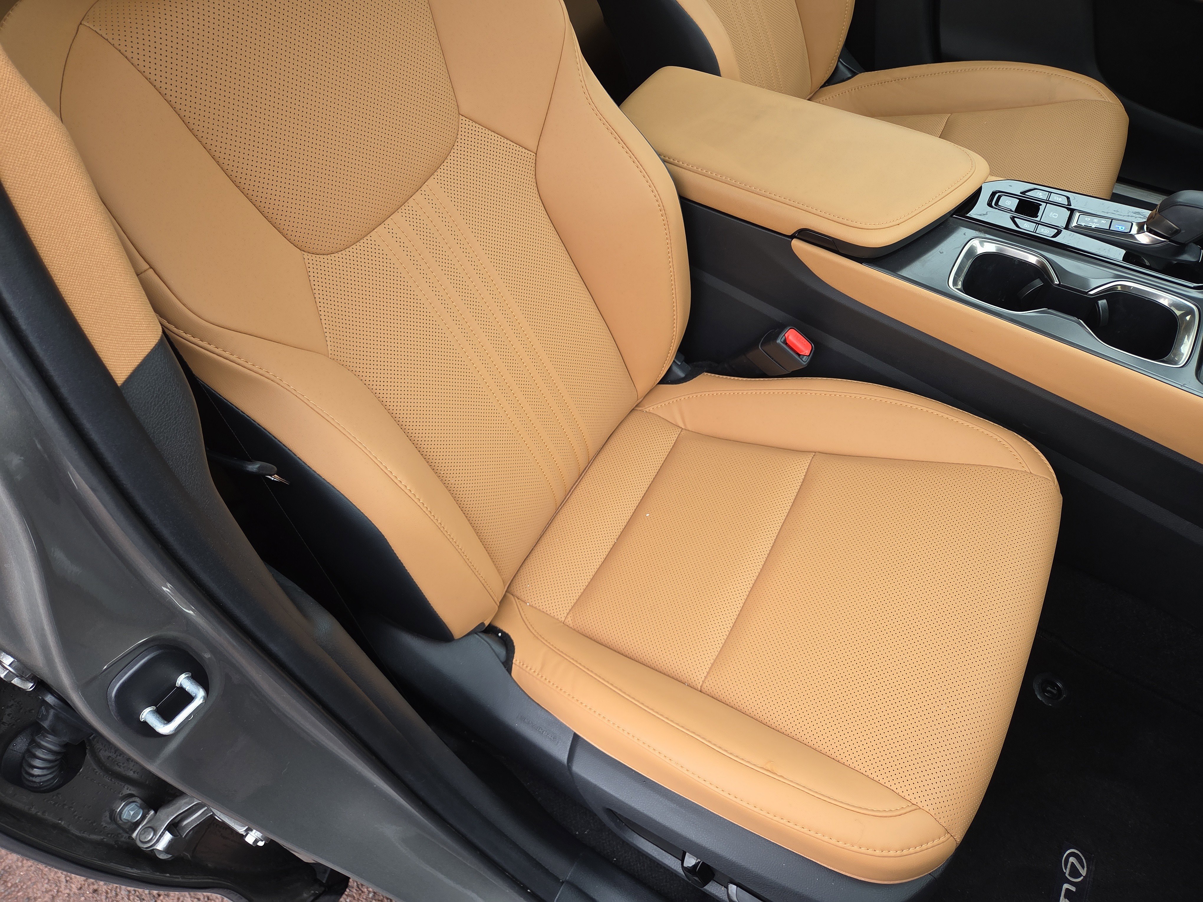 Certified 2025 Lexus NX 350 AWD w/ Accessory Package (2T) image 16