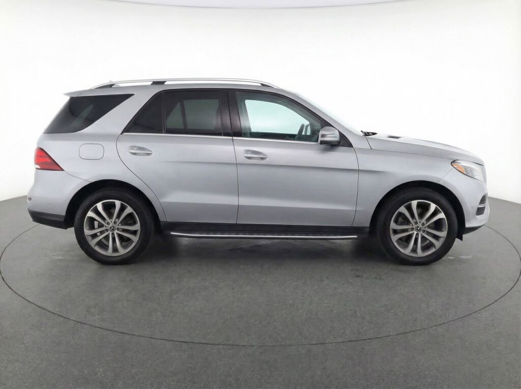 Used 2019 Mercedes-Benz GLE 400 4MATIC w/ Premium 1 Package image 8