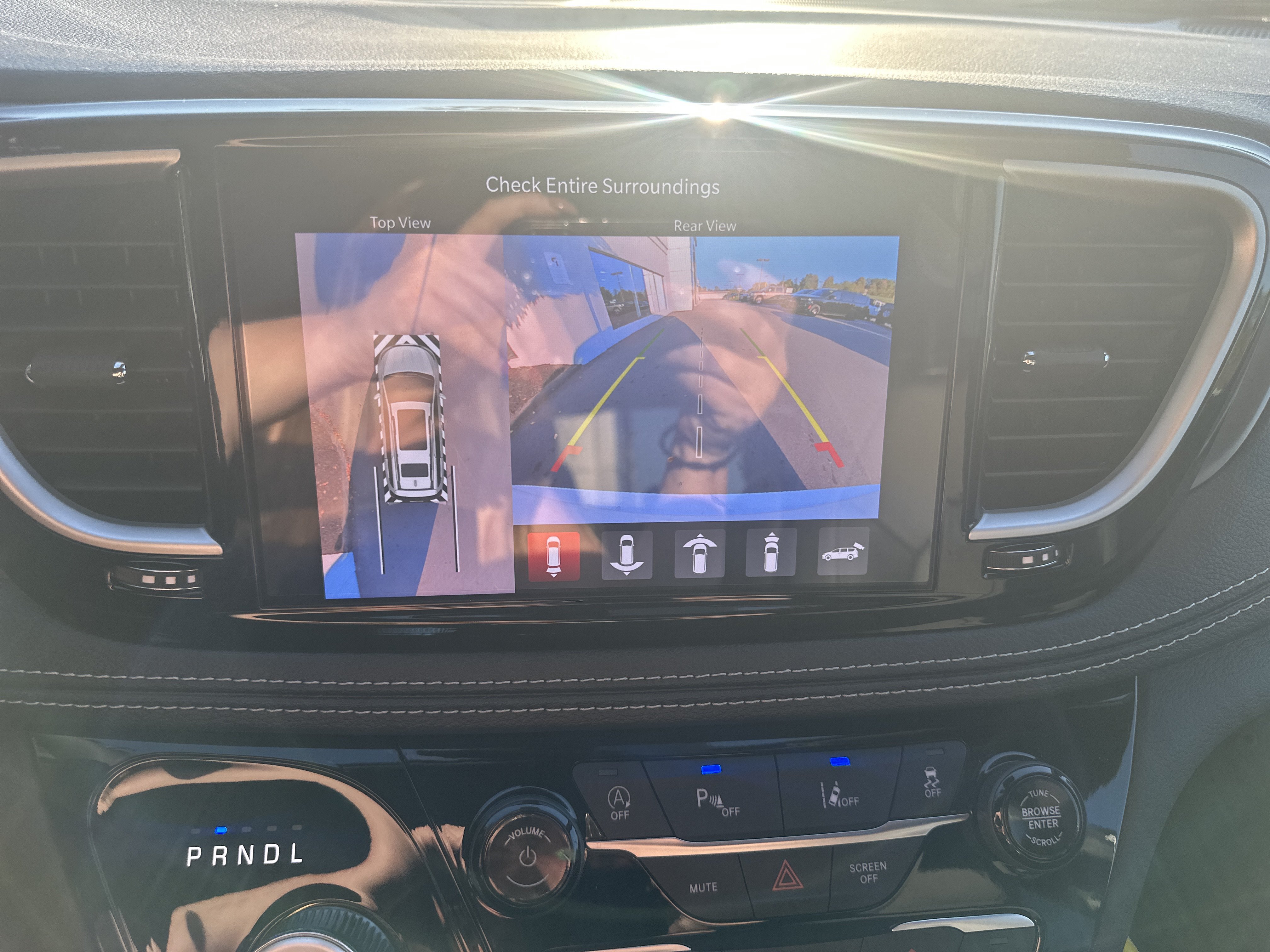 New 2026 Chrysler Pacifica Select FWD image 27