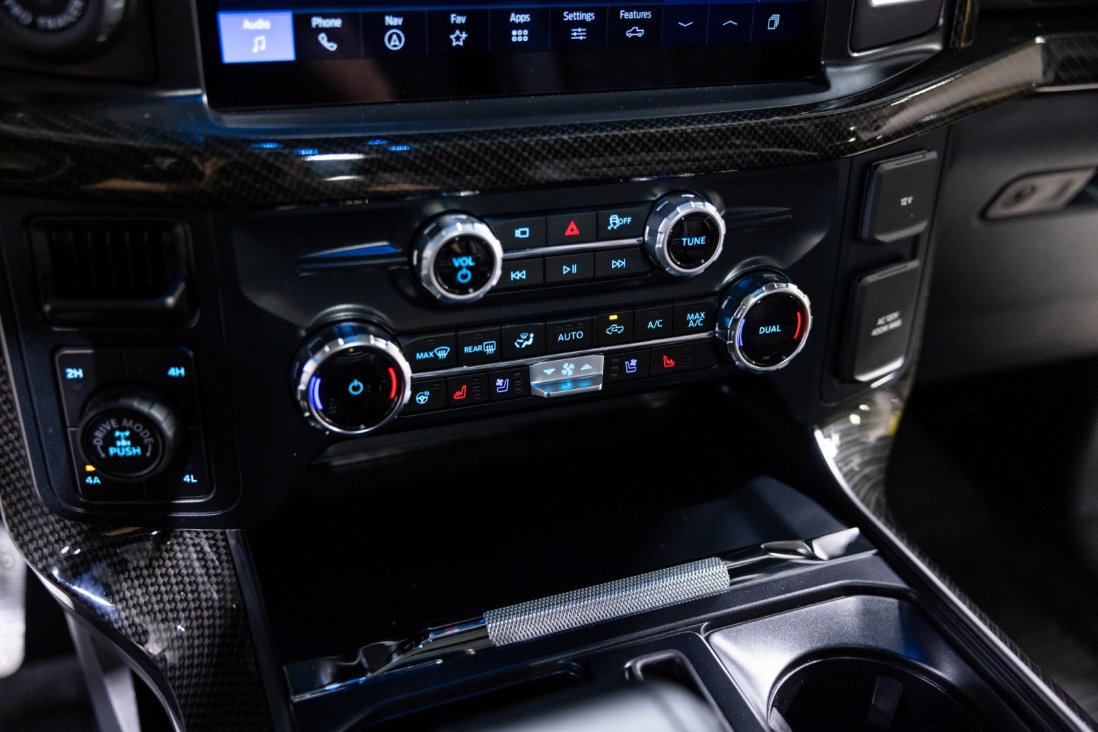 Used 2025 Ford F150 Lariat w/ Equipment Group 501A Mid image 44