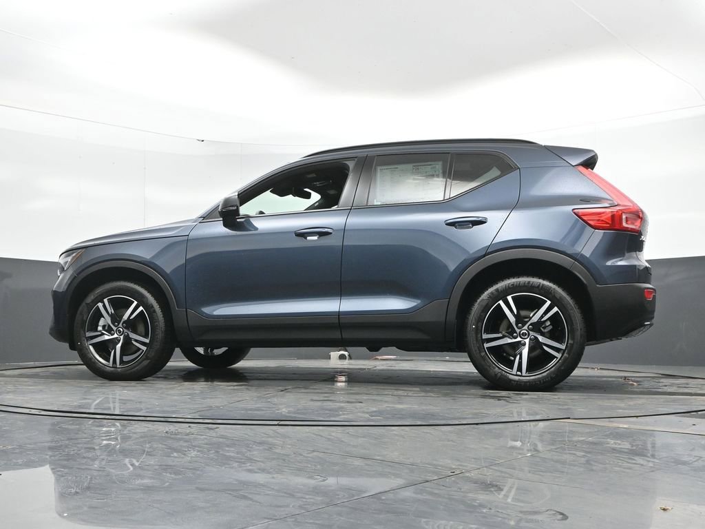 New 2026 Volvo XC40 B5 Core w/ Protection Package Premier image 43