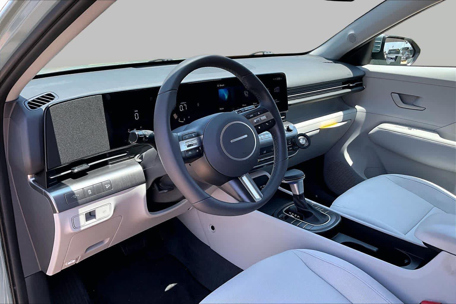 Used 2025 Hyundai Kona SEL FWD image 15