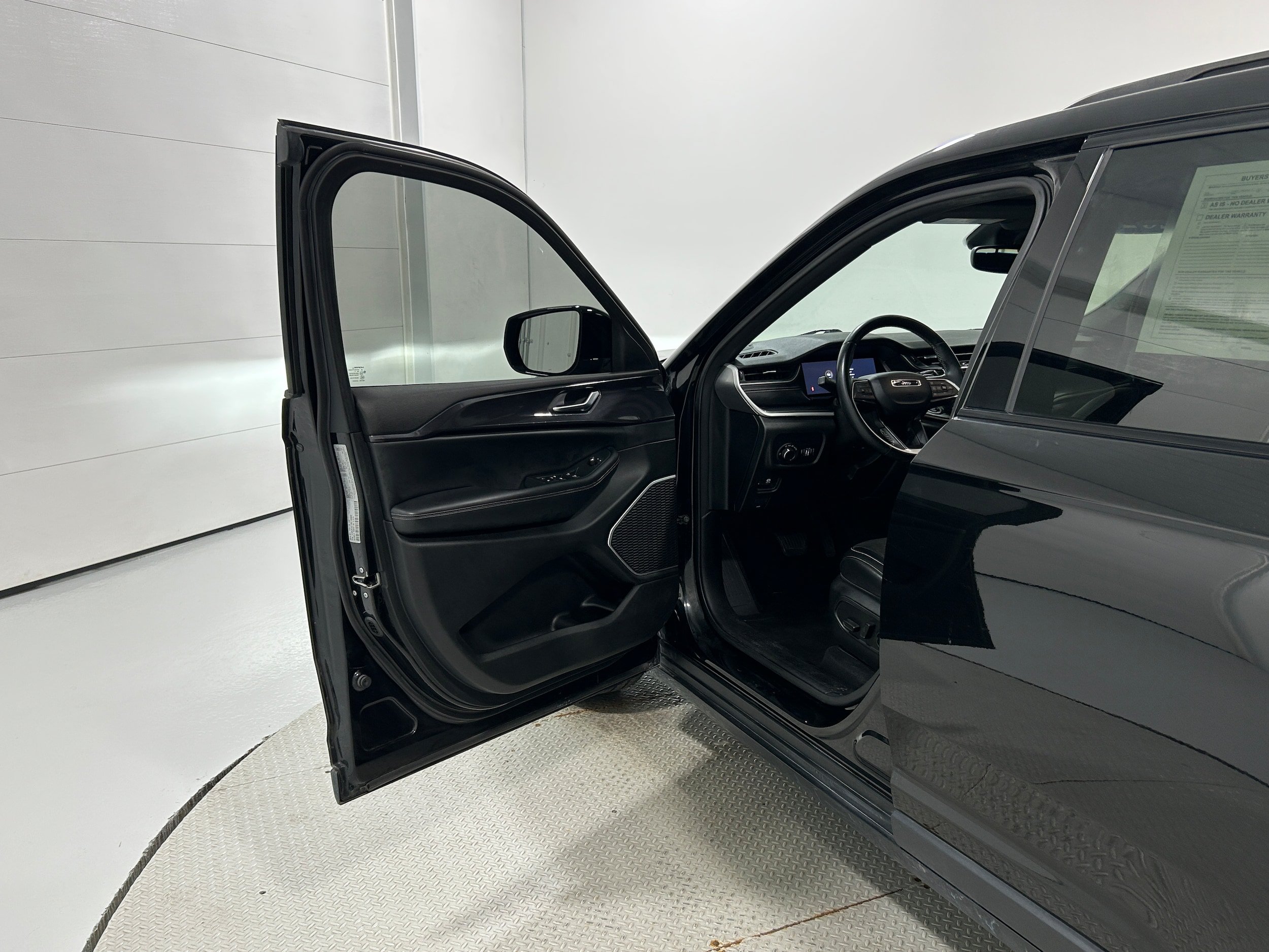 Used 2021 Jeep Grand Cherokee L Laredo AWD/4WD image 23