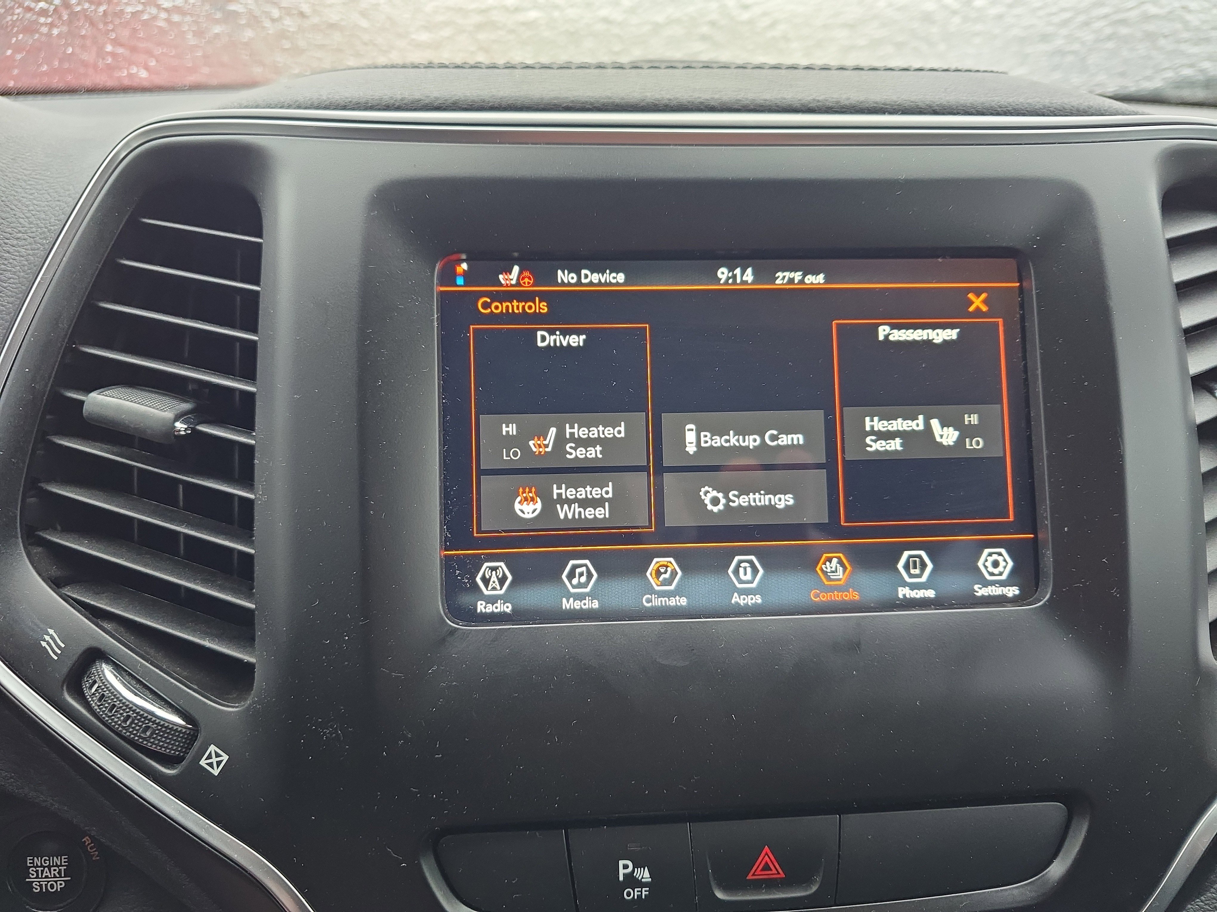 Used 2020 Jeep Cherokee Latitude Plus w/ Cold Weather Group image 28